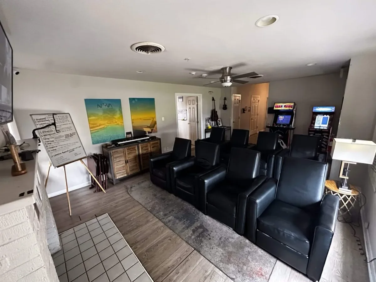 Briarwood Austin common area with reclining chairs