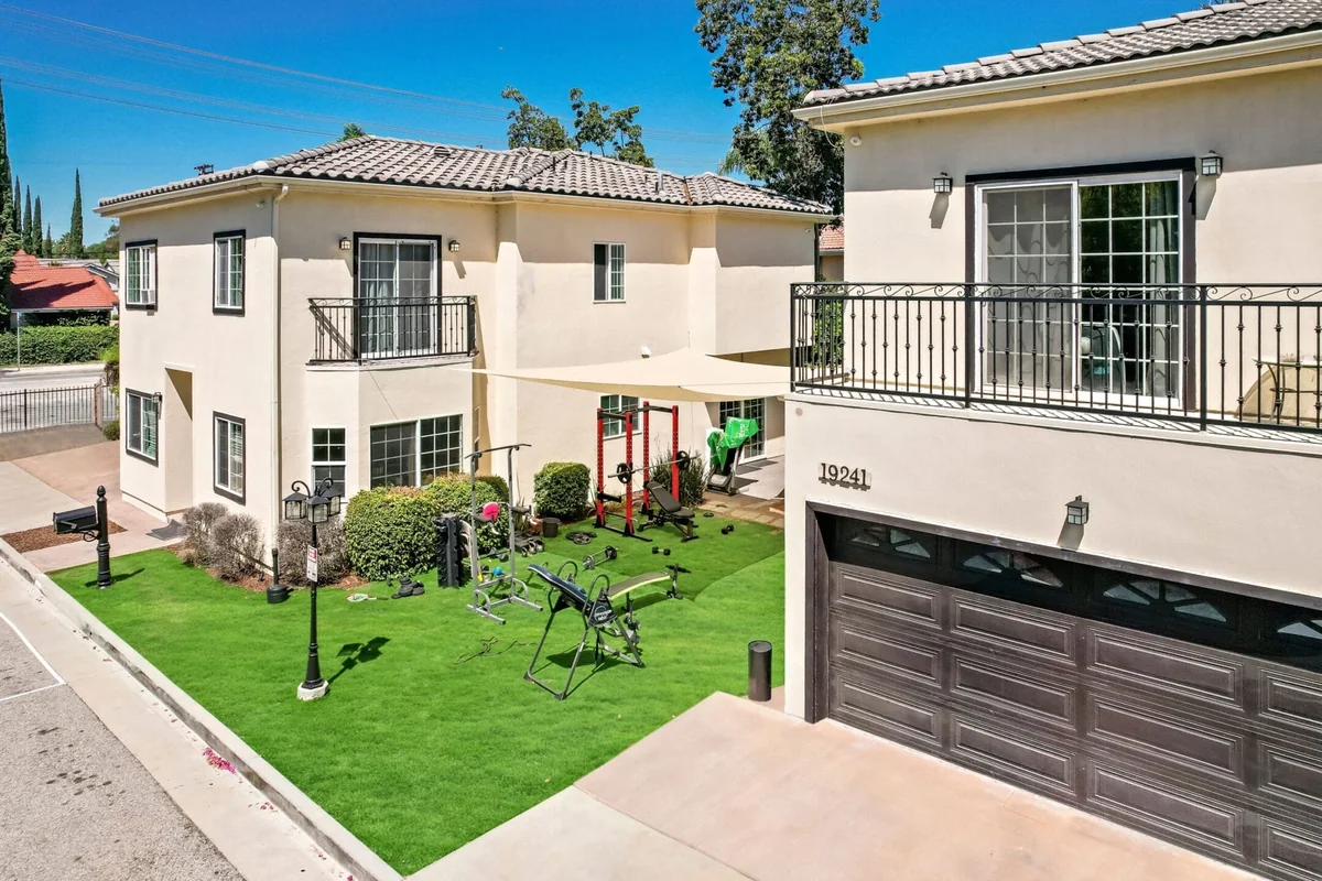 Exterior of Sanctuary Treatment Center in Tarzana